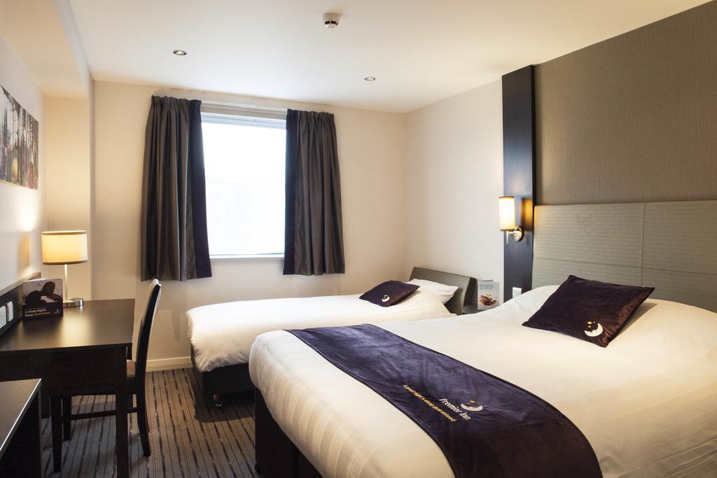 Premier Inn London Kew Bridge Habitación foto