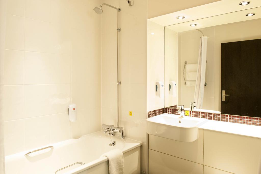 Premier Inn London Kew Bridge Habitación foto