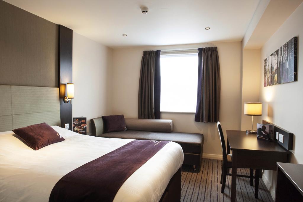 Premier Inn London Kew Bridge Habitación foto